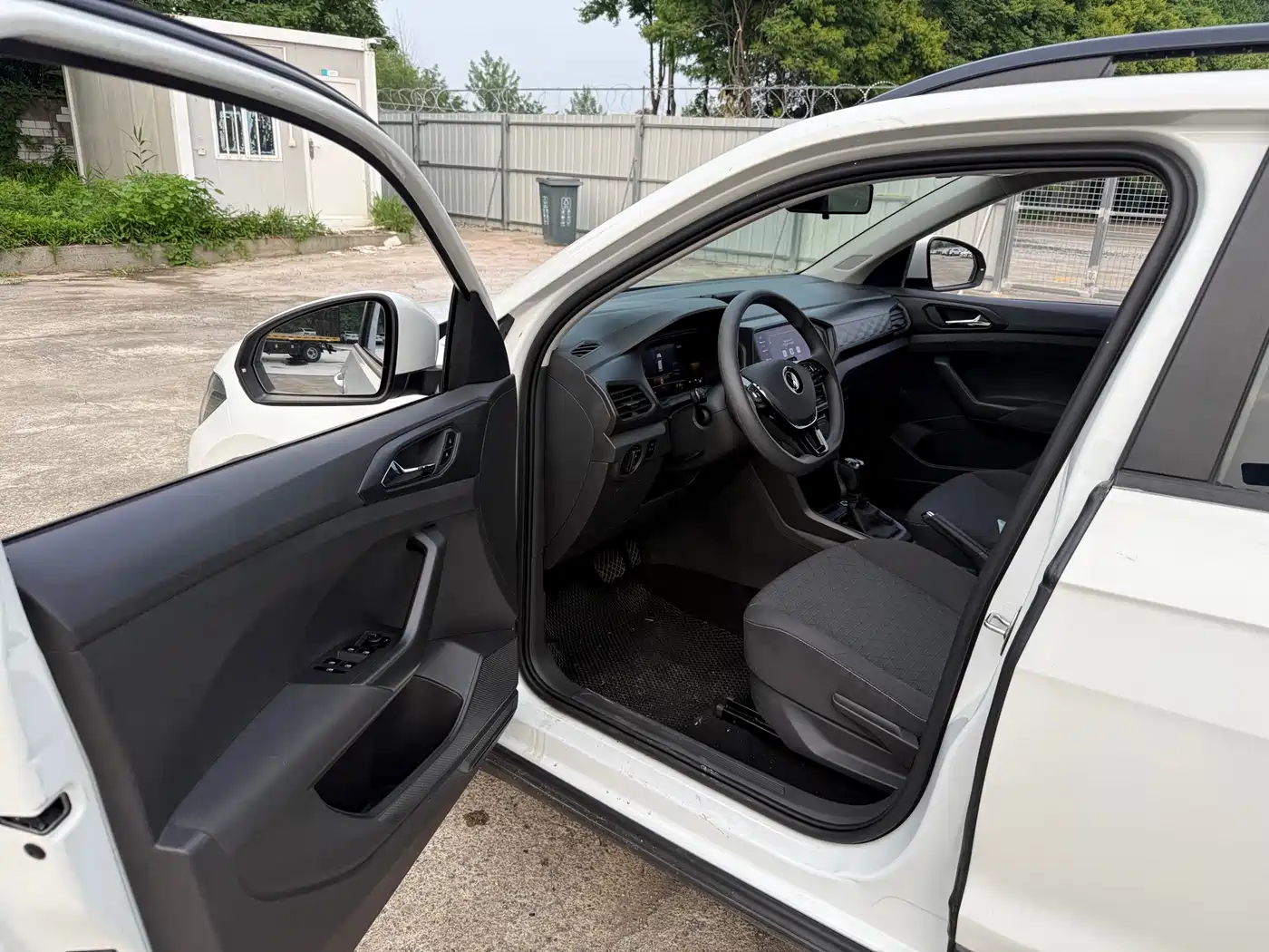 Volkswagen T-Cross 2023 Facelift 1.5L Automatic Trend Edition фото 3