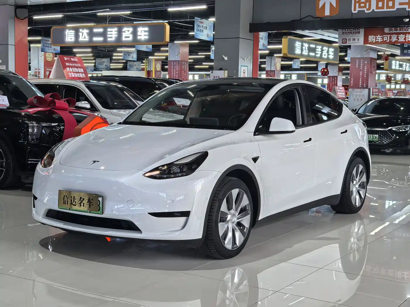 TESLA MODEL Y