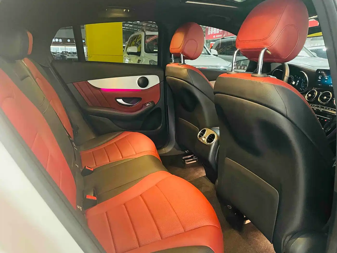 Mercedes-Benz GLC Coupe 2020 GLC 260 4MATIC Coupe SUV фото 13