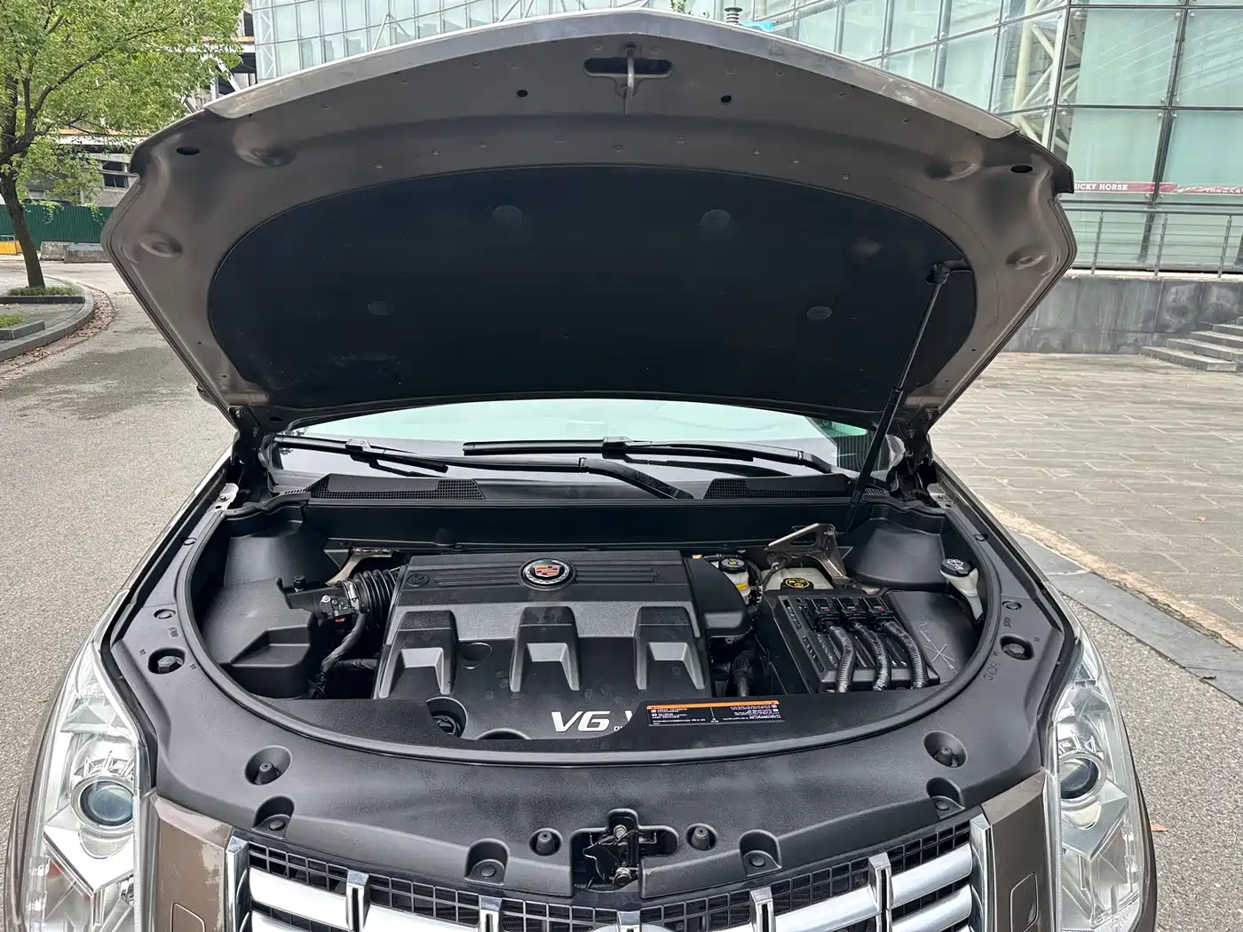 Photo 15 - Cadillac SRX