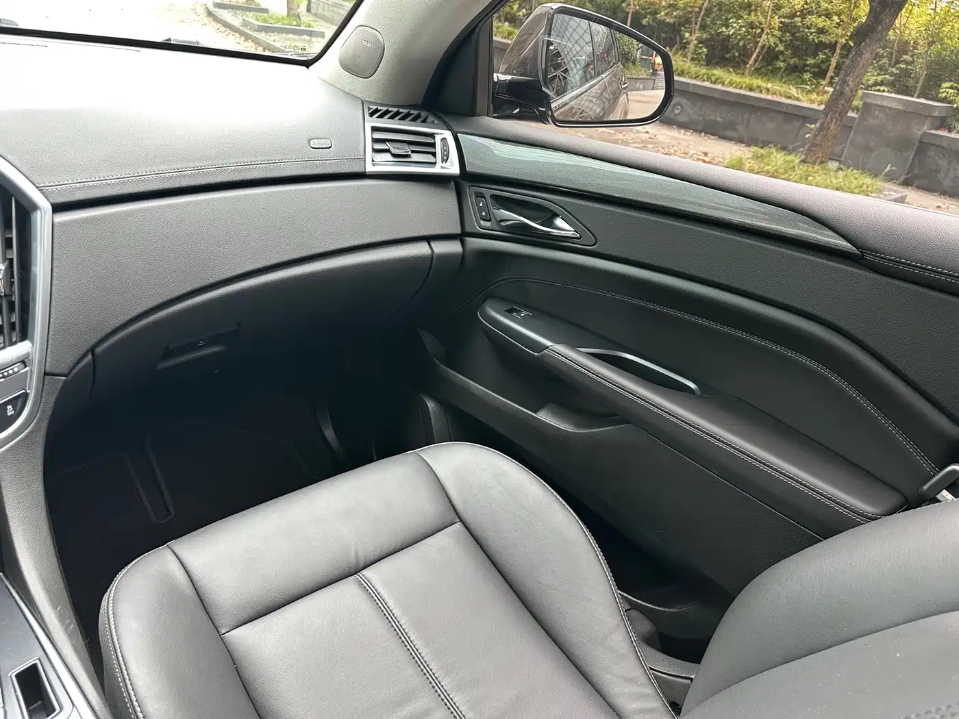 Photo 40 - Cadillac SRX