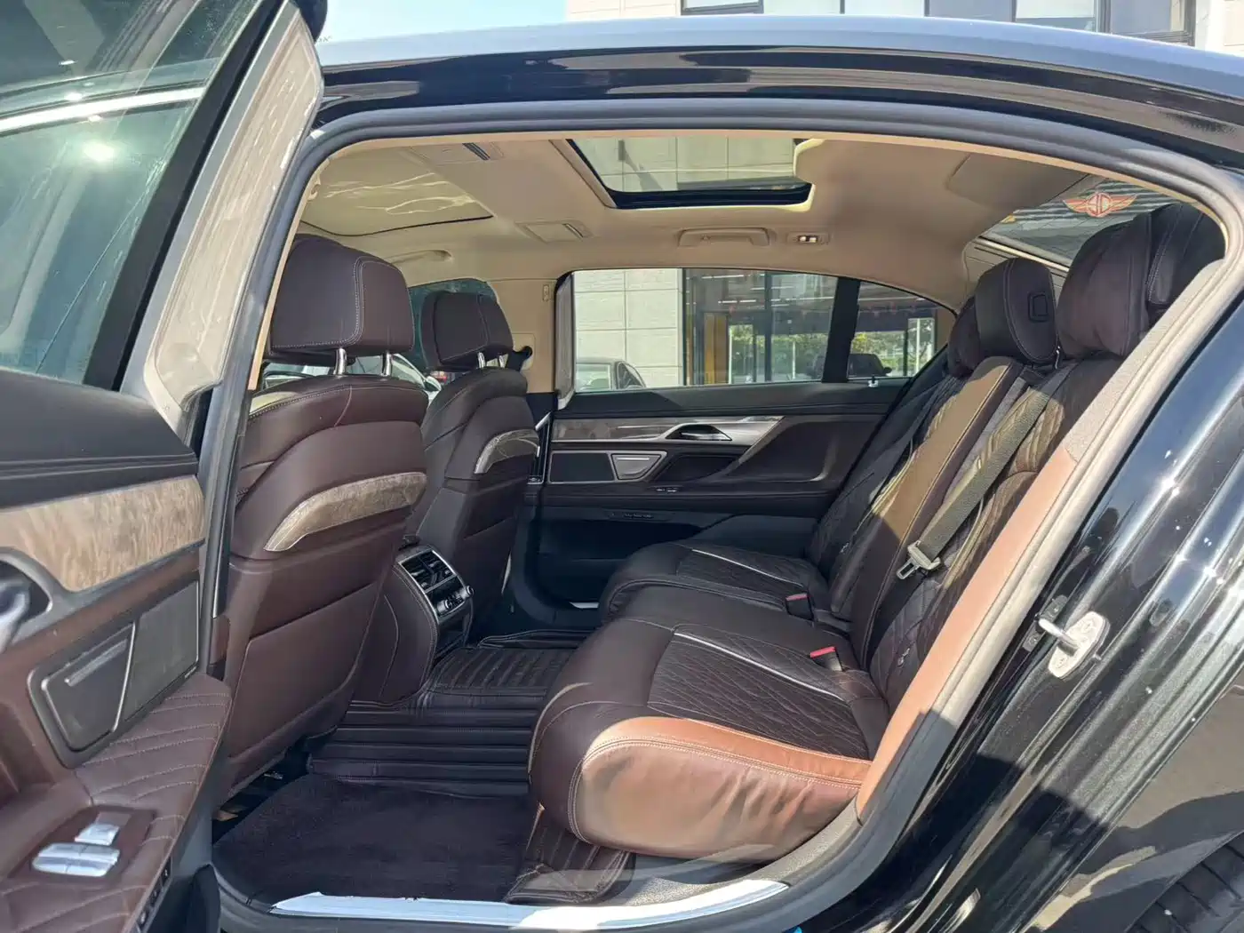 BMW 7 Series 2021 Model 740Li Leading Luxury Package фото 6