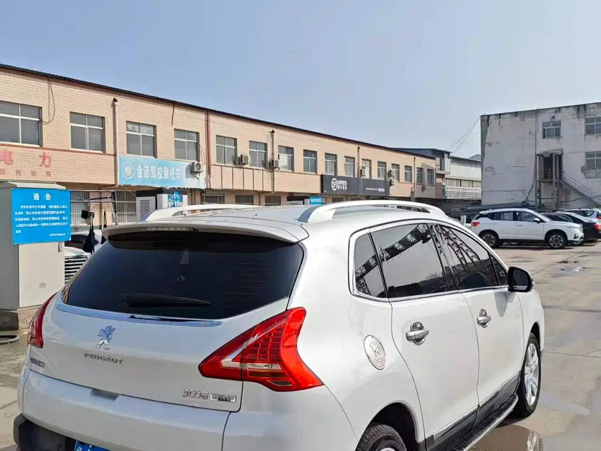 Peugeot 3008 2015 1.6THP Automatic Classic Edition фото 5