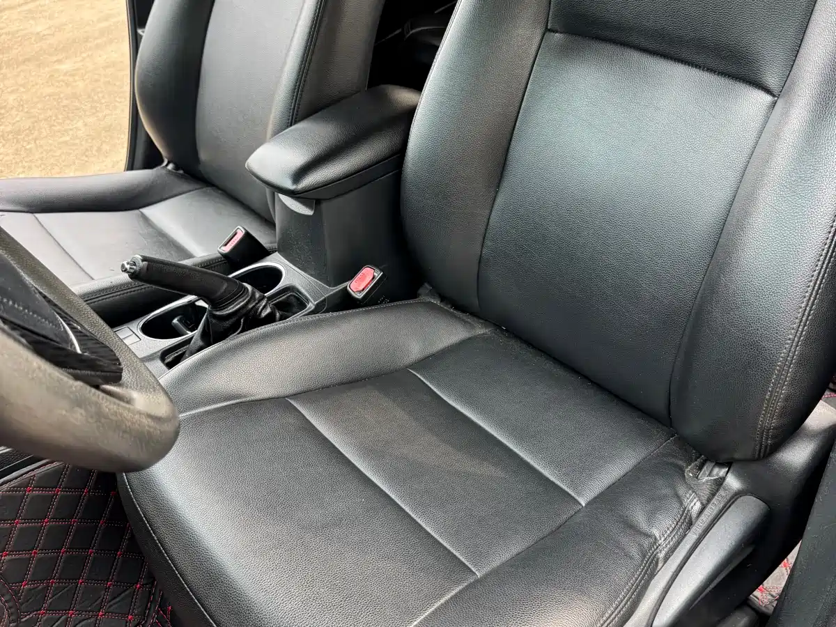 Toyota Corolla 2014 1.6L CVT GL фото 13