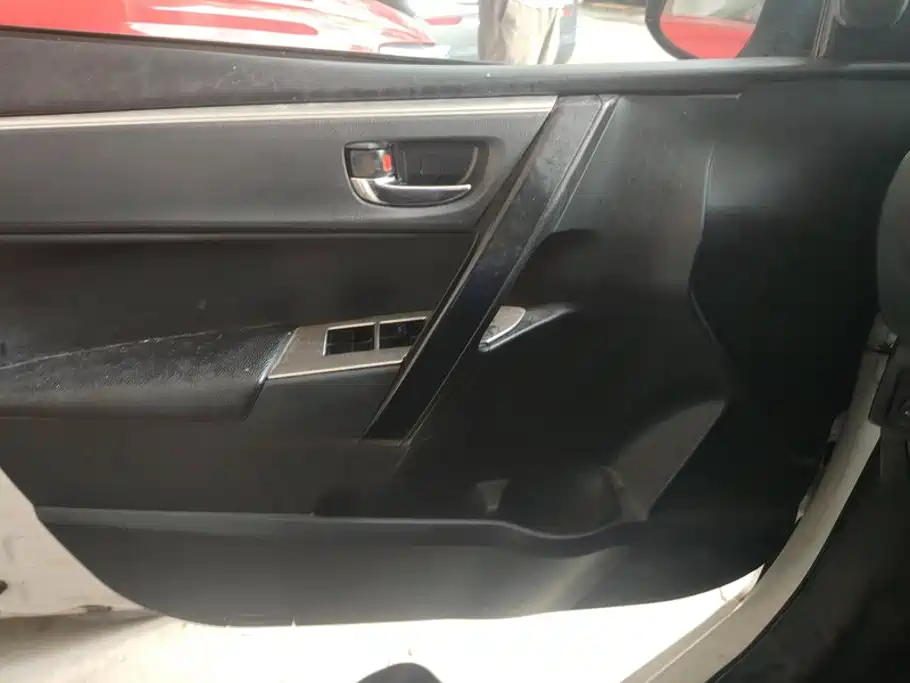 Photo 7 - Toyota Corolla