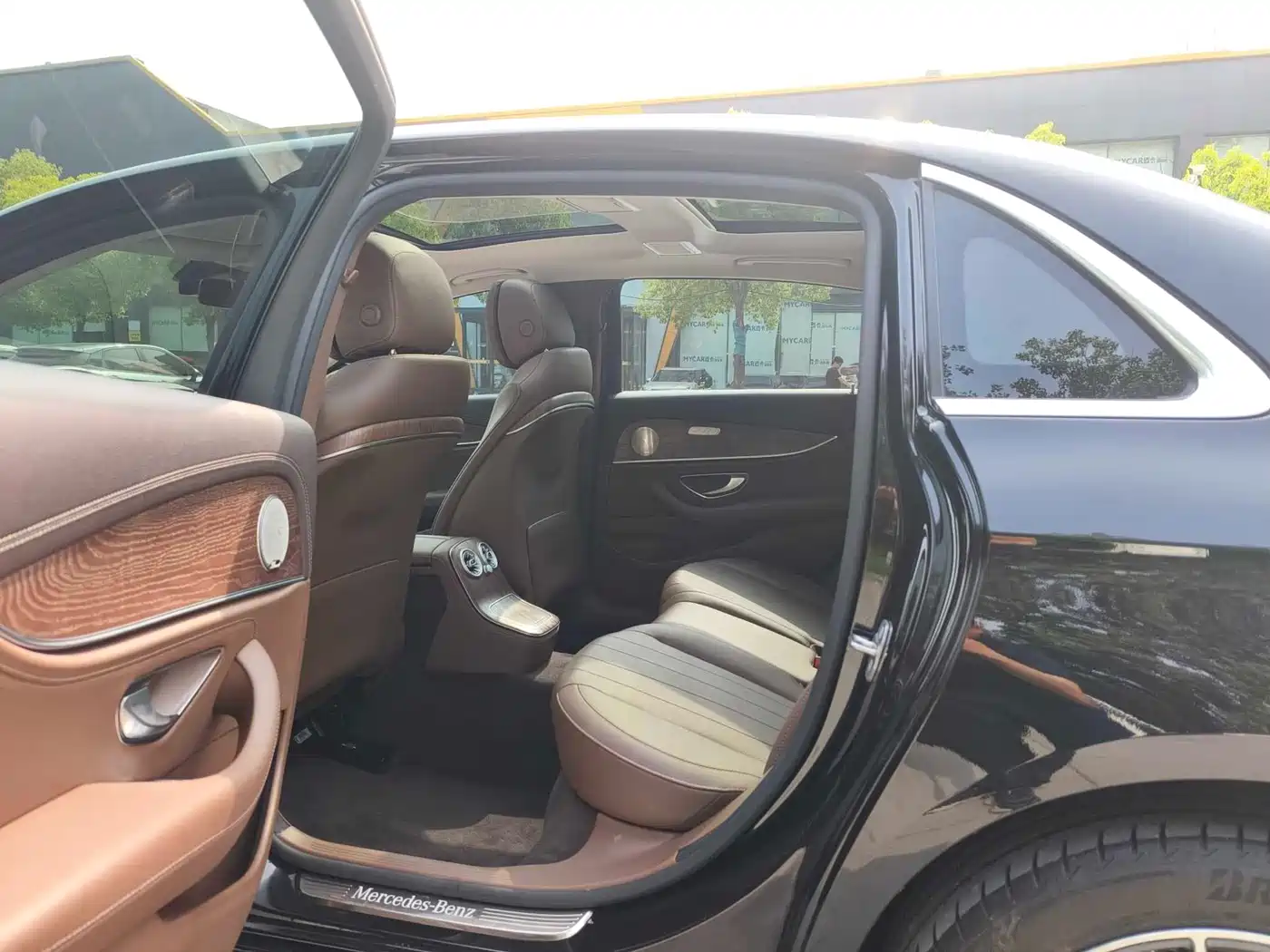 Mercedes-Benz E-Class 2023 E 260 L фото 10