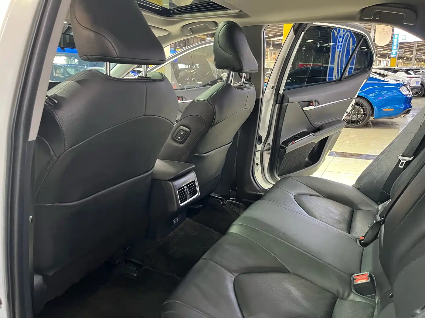 Toyota Camry 2021 2.0G Luxury Edition фото 11