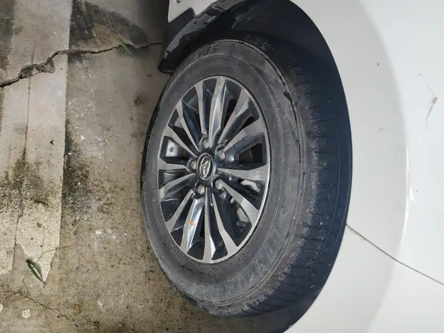 Photo 6 - Toyota Corolla