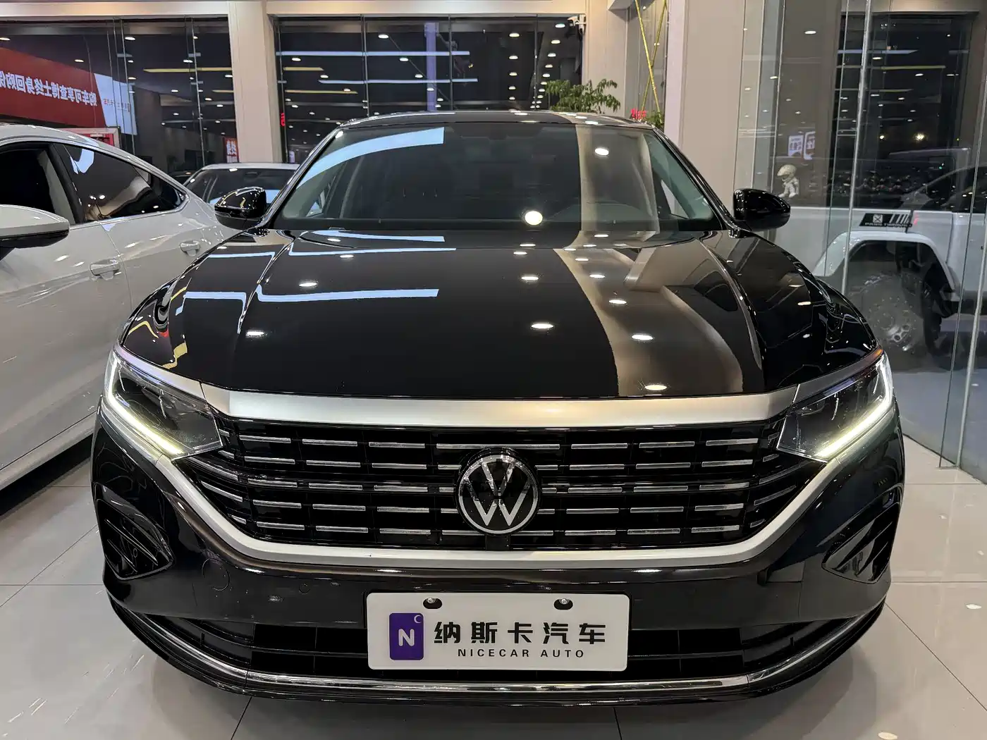 Volkswagen Passat 2023 280TSI Elite Edition фото 2