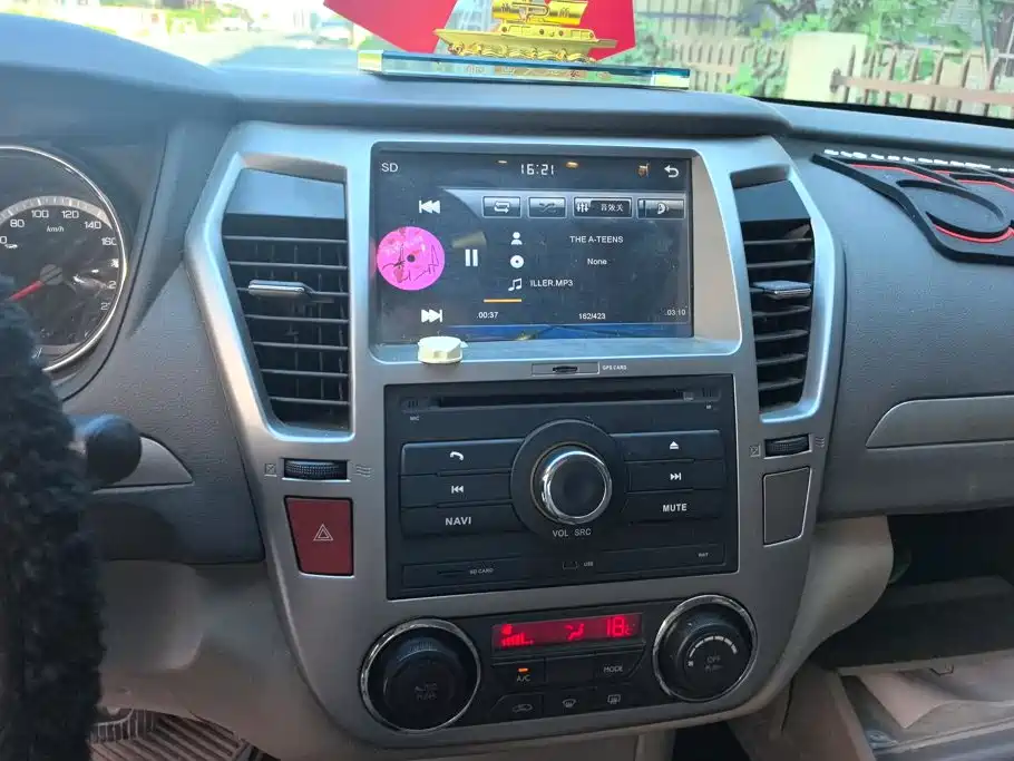 Dongfeng Aeolus Dongfeng Fengshen A60 2014 2014 1.6L Automatic Premium