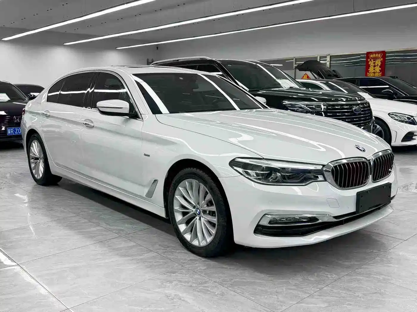 BMW 5 Series 2018 525Li Luxury Package фото 3