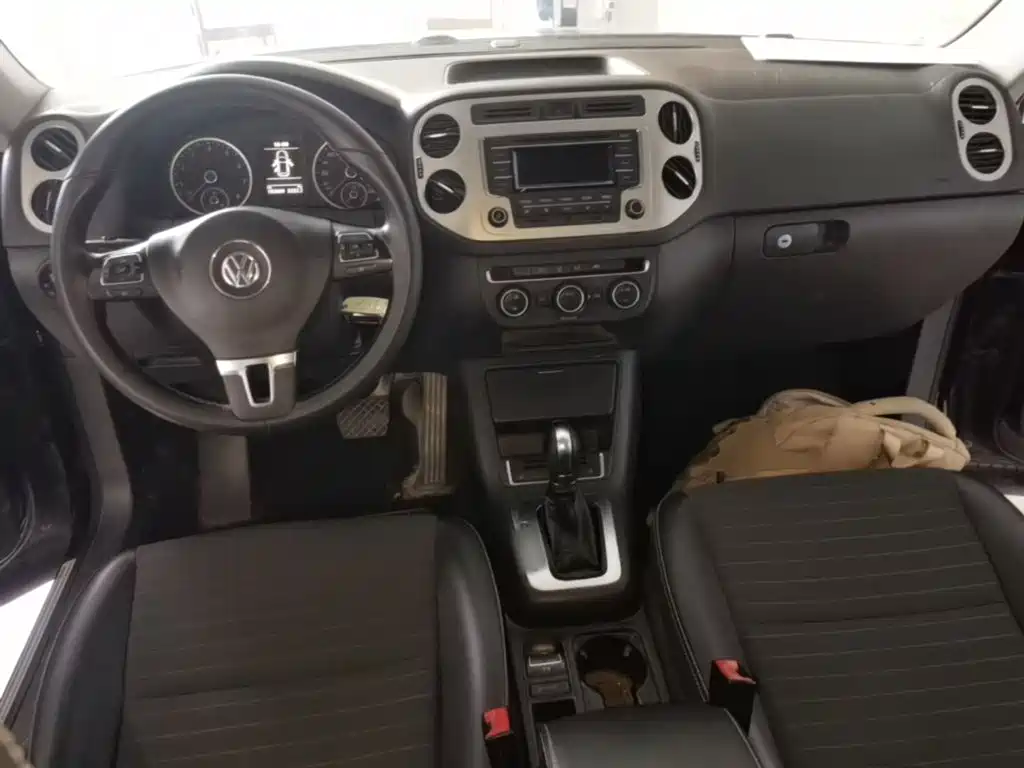 صورة 10 - Volkswagen Tiguan