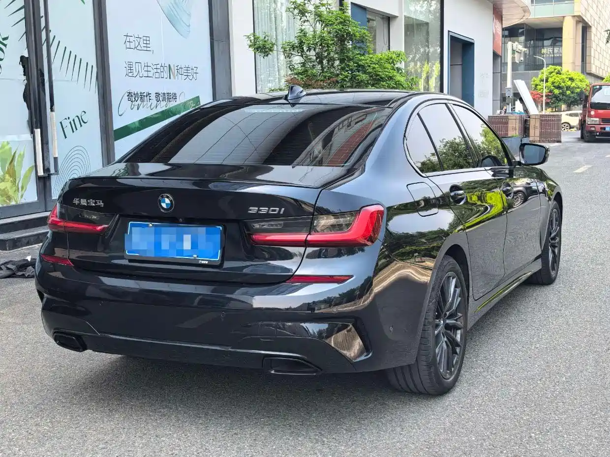 BMW 3 Series 2020 330i M Sport Blackout Package фото 12