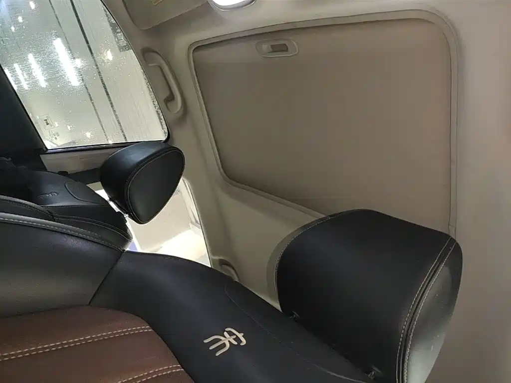 BYD Song 2017 Ultimate Upgrade 1.5TI Manual Elite Model фото 18