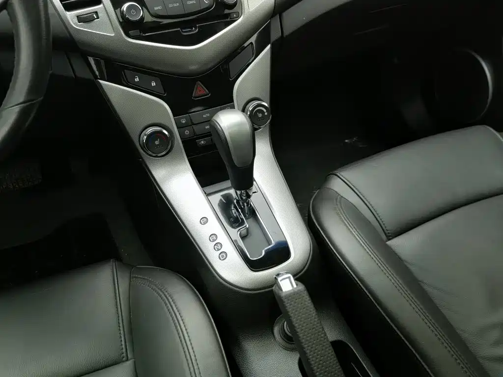 صورة 13 - Chevrolet Cruze