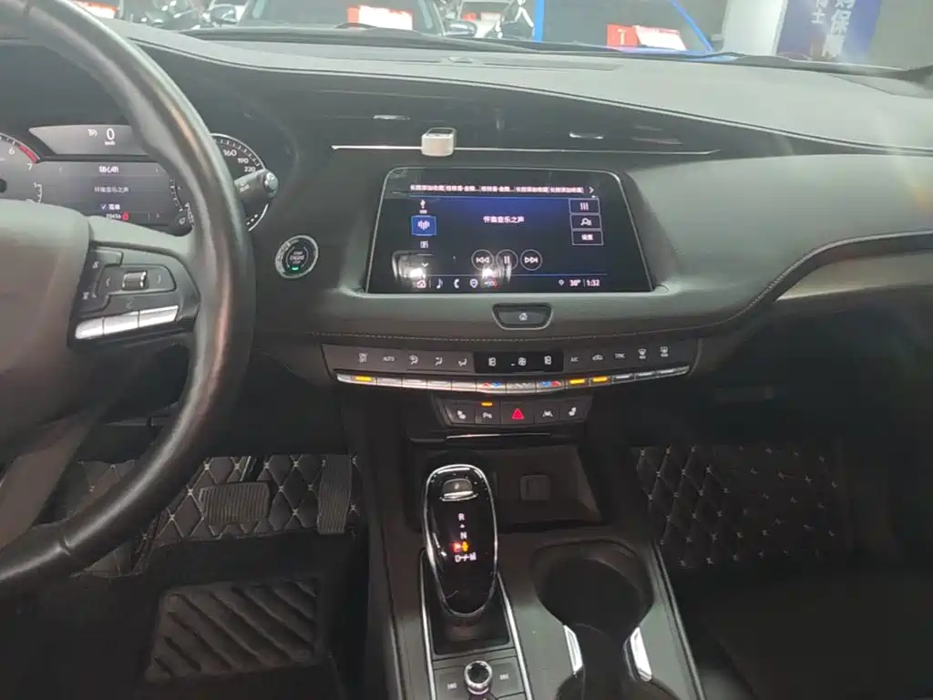 Cadillac XT4 2023 2023 Model Year 28T Two-Wheel Drive Luxury Model