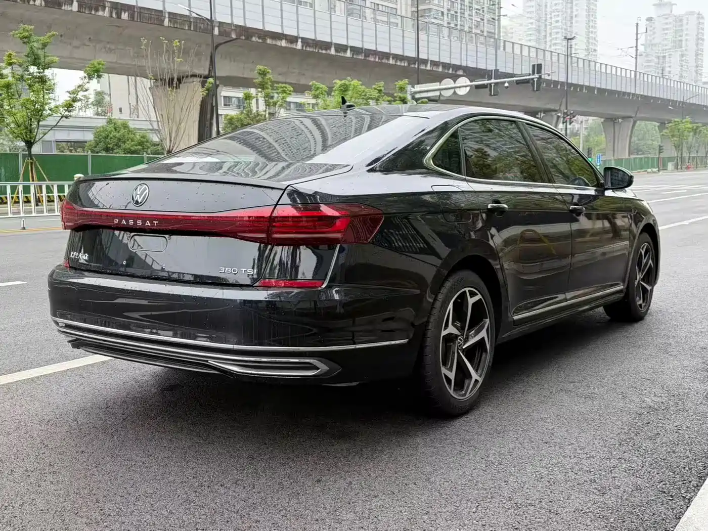 Volkswagen Passat 2024 380TSI Starlight Dragon Soaring Edition фото 6