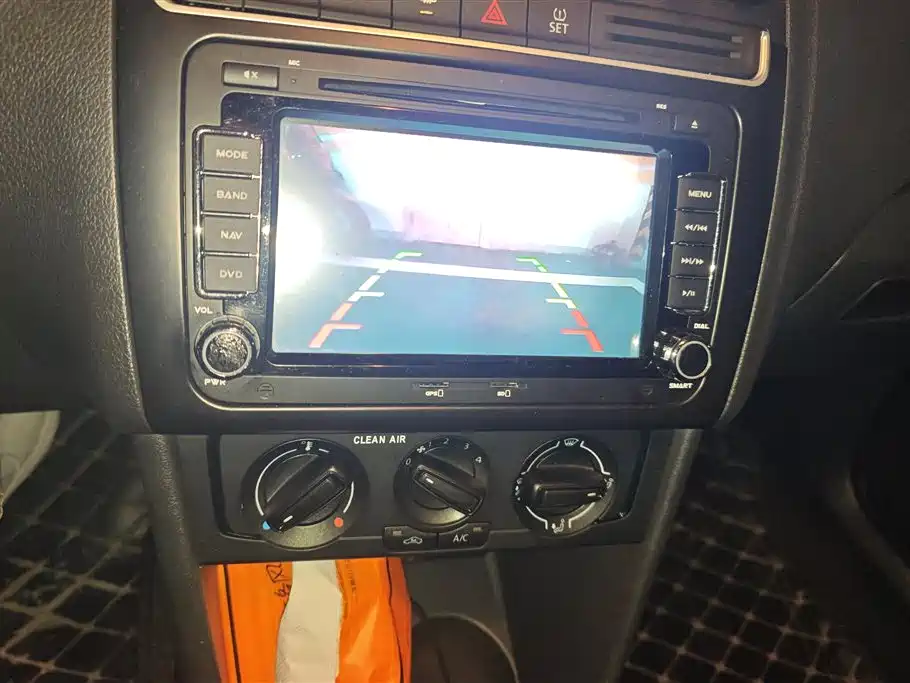 Volkswagen Polo 2018 1.5L Auto Safe Drive фото 13