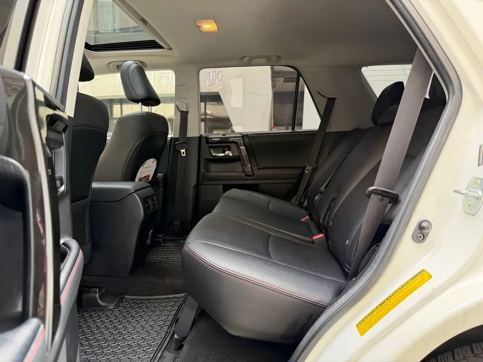Фото 12 - Toyota 4Runner