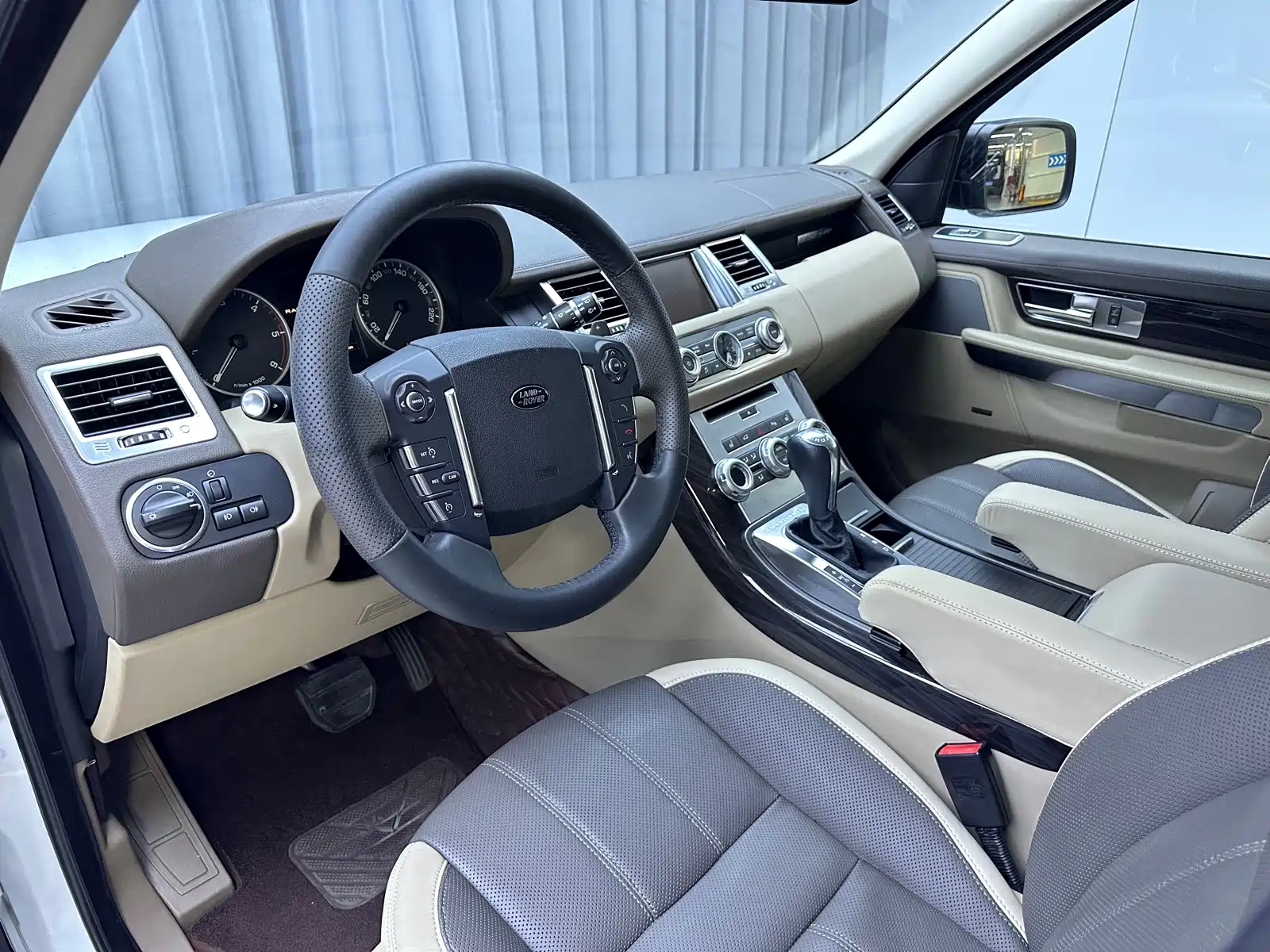 Фото 8 - Land Rover Range Rover Sport