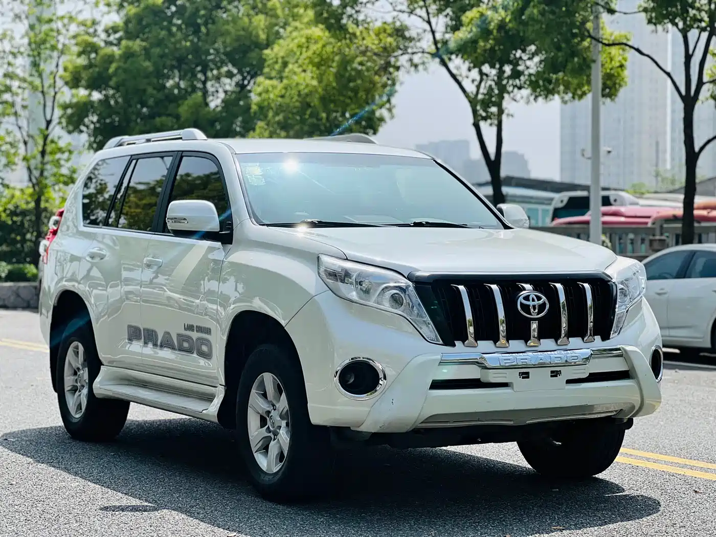 Toyota Prado (Import) фото 2