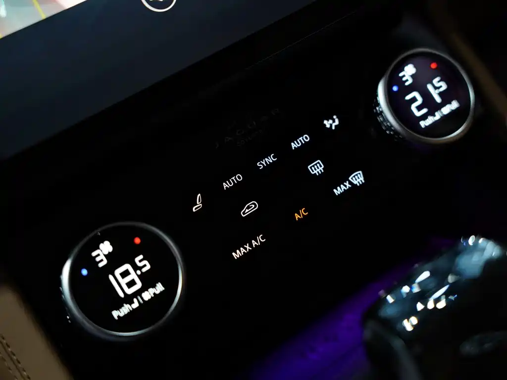Jaguar XFL 2026 2025 2.0T P250 FWD Luxury Edition