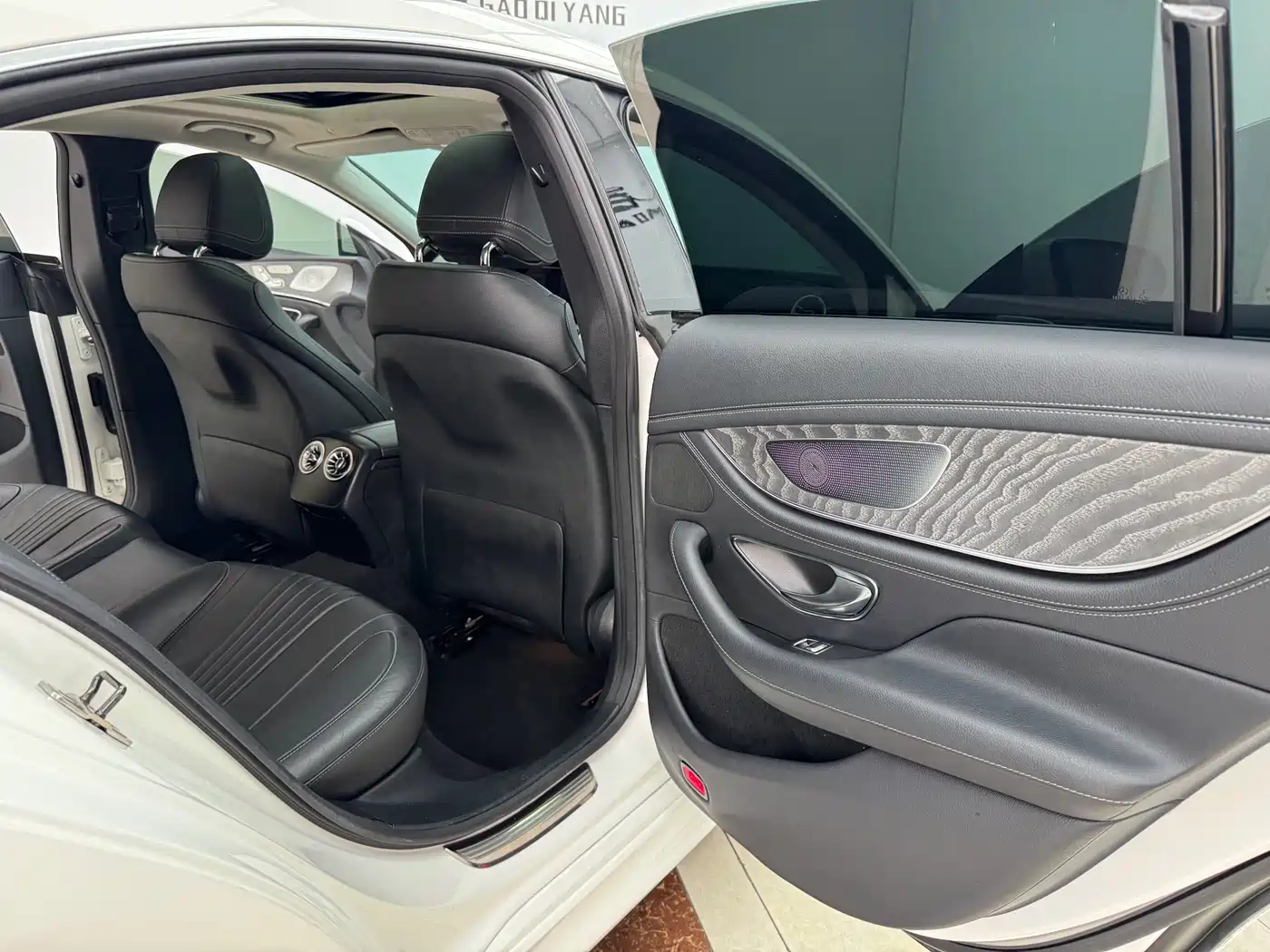 Mercedes-Benz CLS 2018 CLS 300 Dynamic фото 12