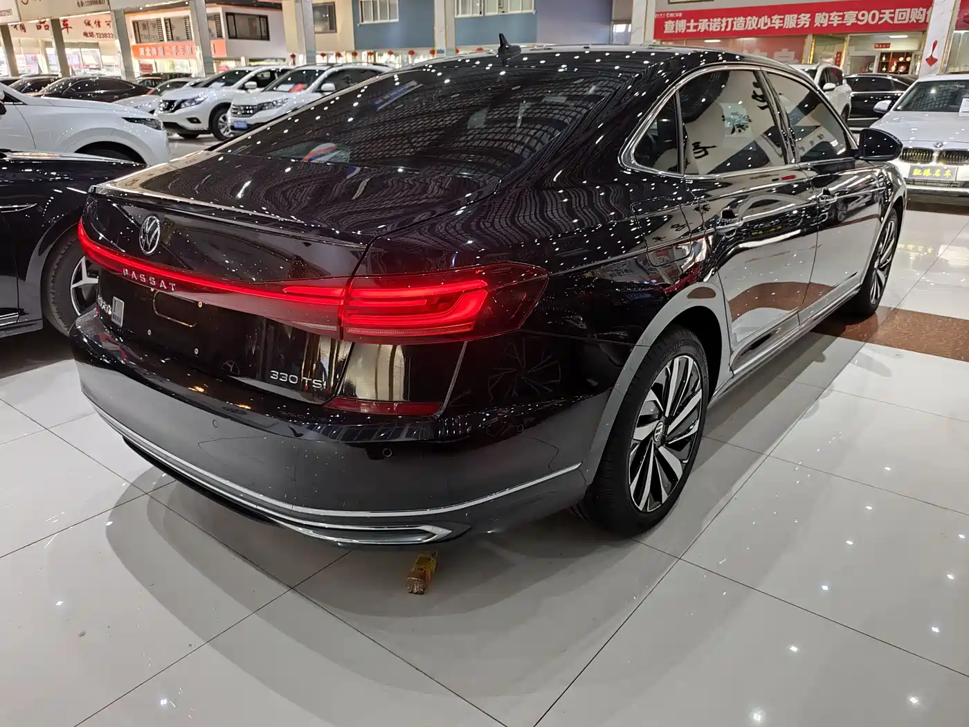 Volkswagen Passat 2021 Model 330TSI Premium Edition фото 11