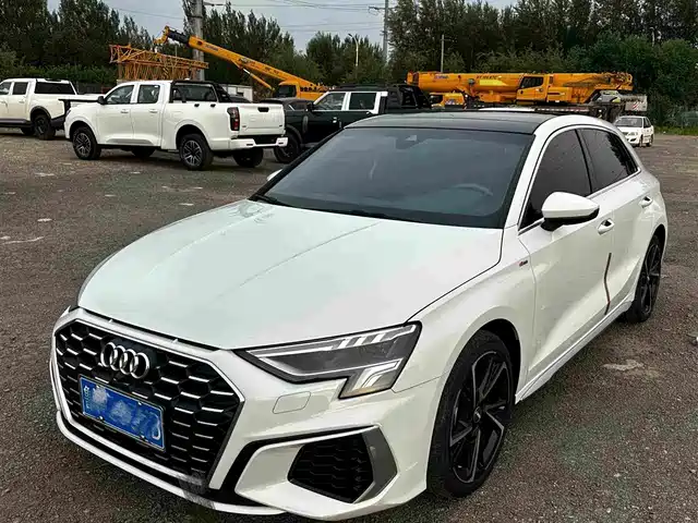 Audi A3 Sportback 35 TFSI, Стиль Спорт