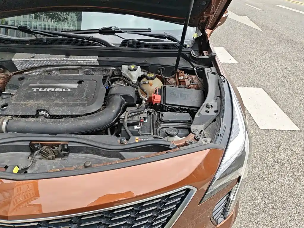 Cadillac XT4 2019 2018 28T FWD Leading Edition