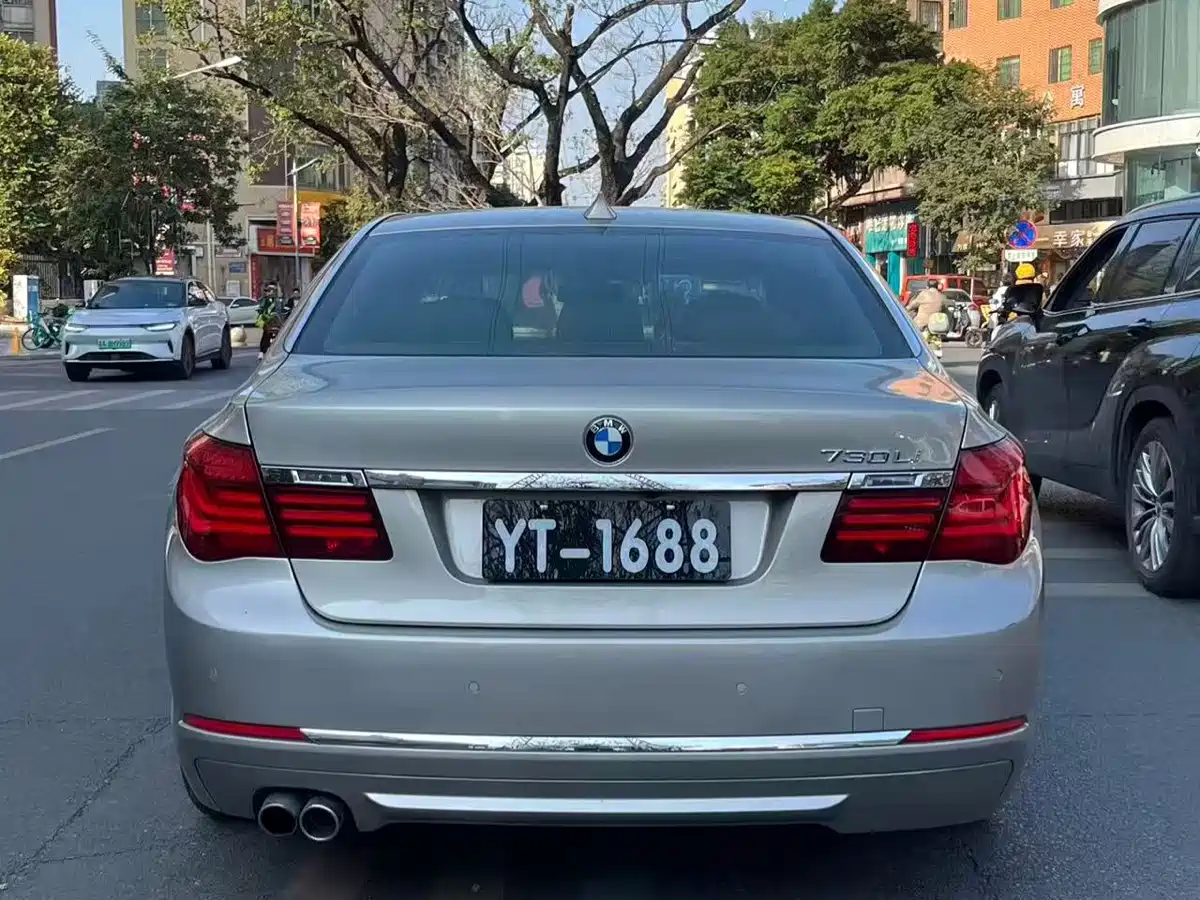 BMW 7 Series 2013 Model 730Li Luxury фото 8