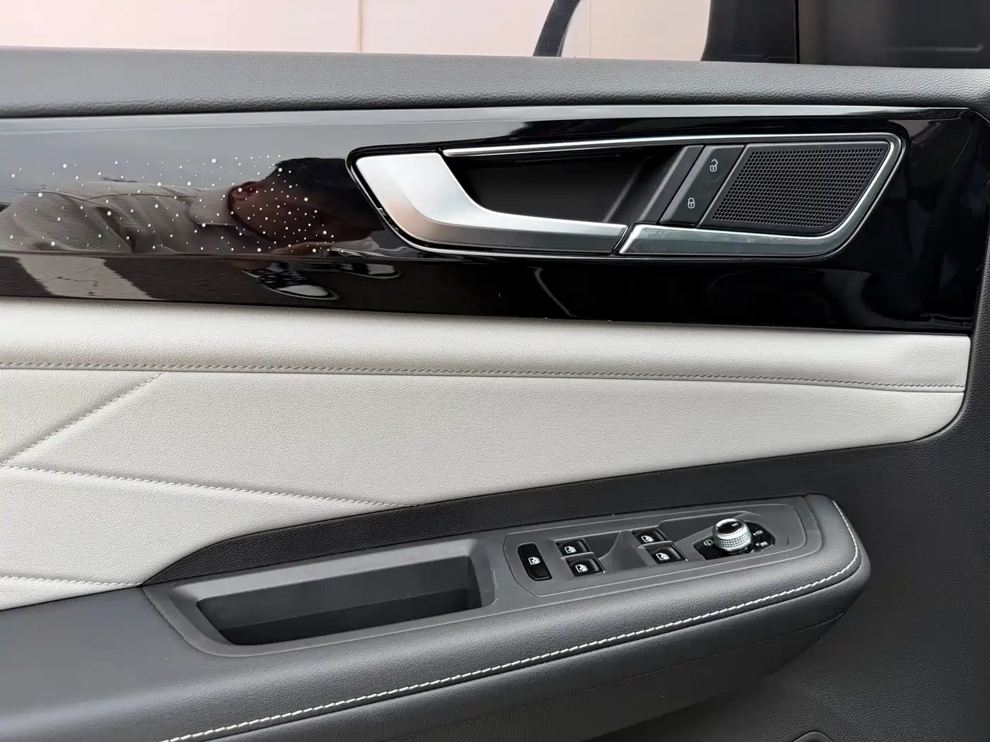 Volkswagen Teramont 2023 330TSI FWD Premium Luxury Edition фото 9