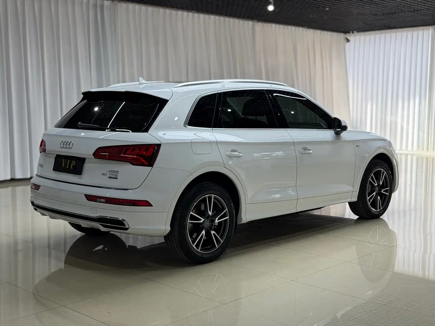 Audi Q5L 2020 Facelift 40 TFSI Honor Fashion фото 5