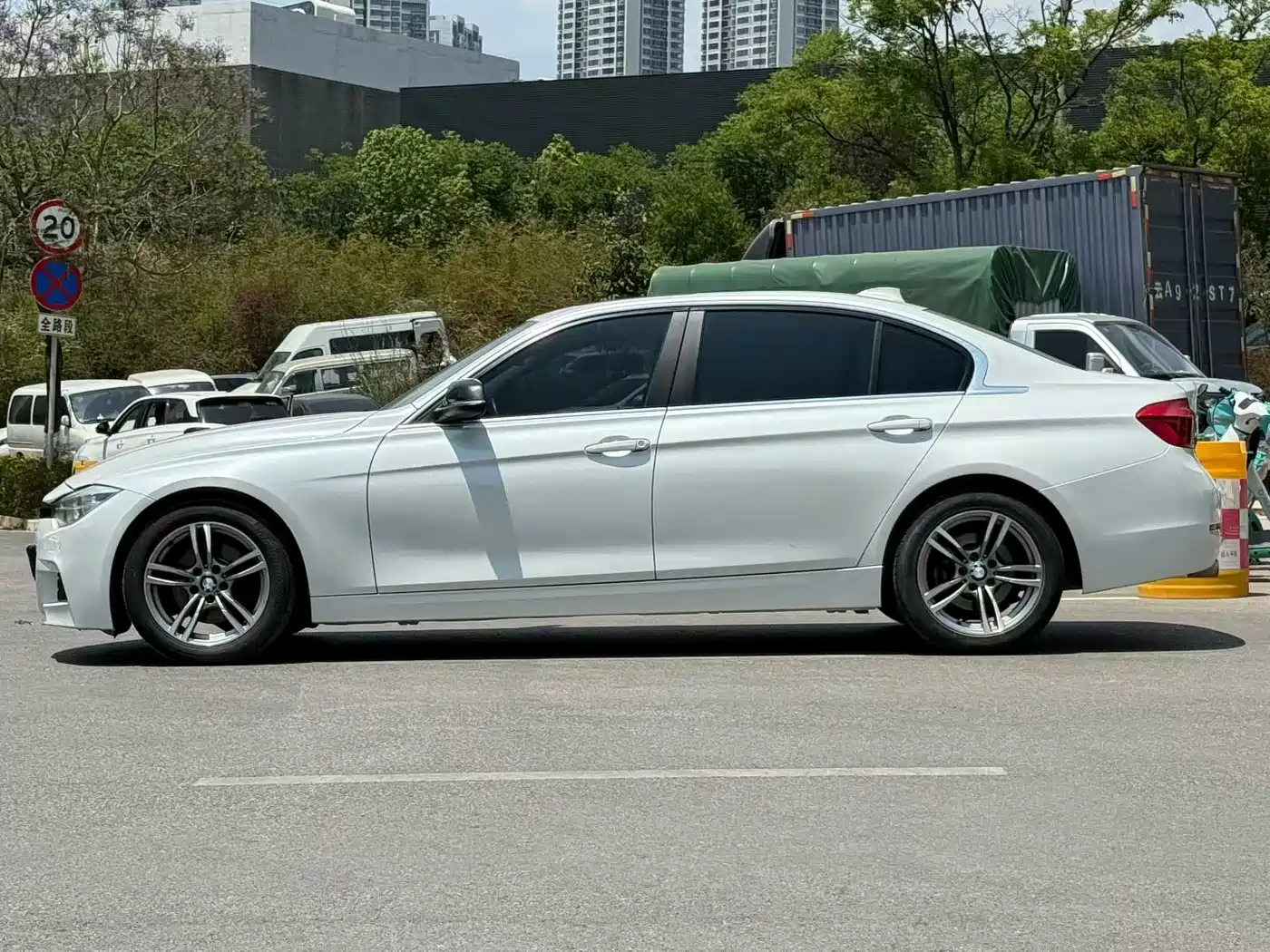 BMW 3 Series 2017 320Li Fashion фото 3