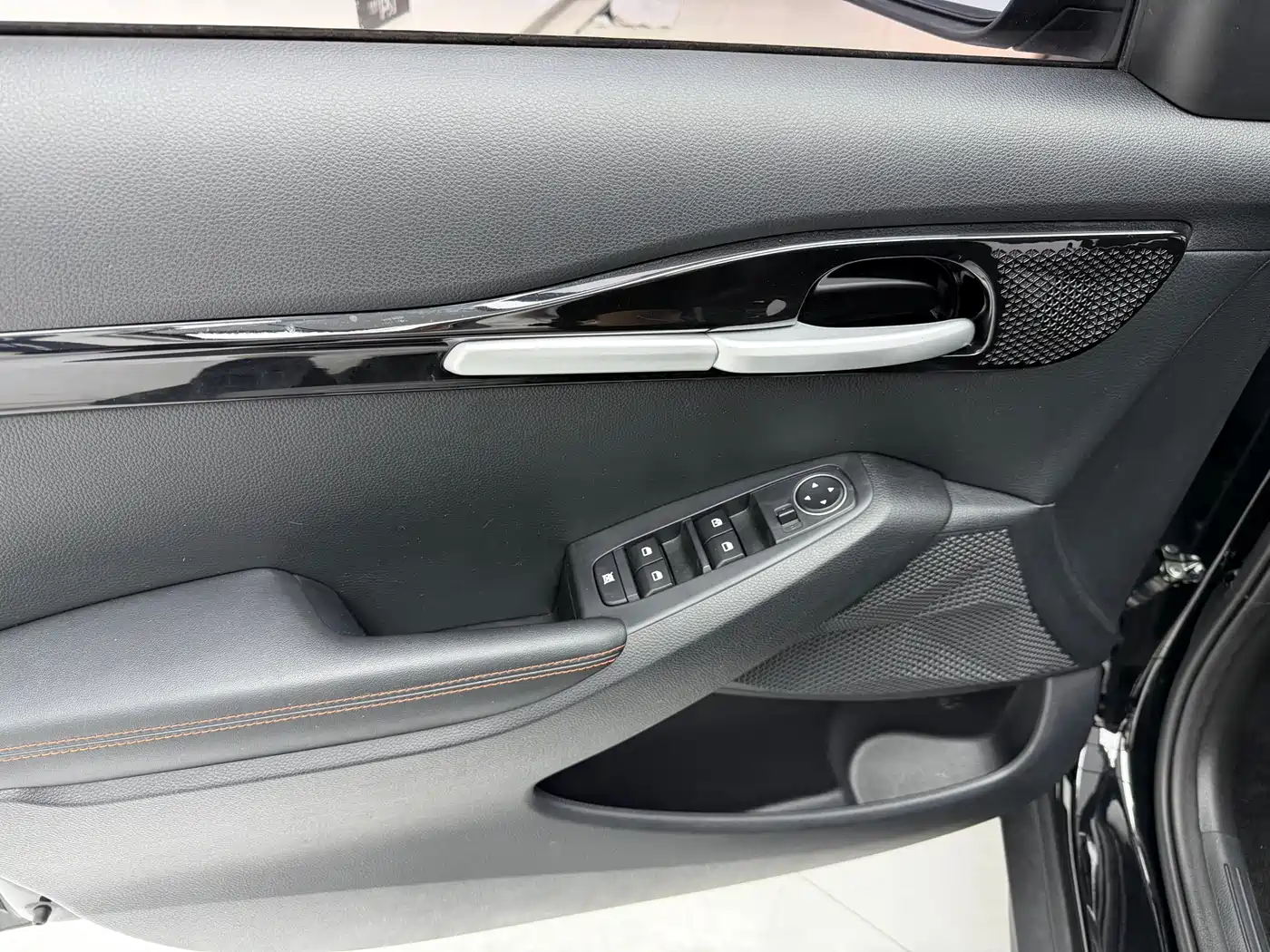Kia Seltos 2023 1.5L CVT Luxury Edition фото 10
