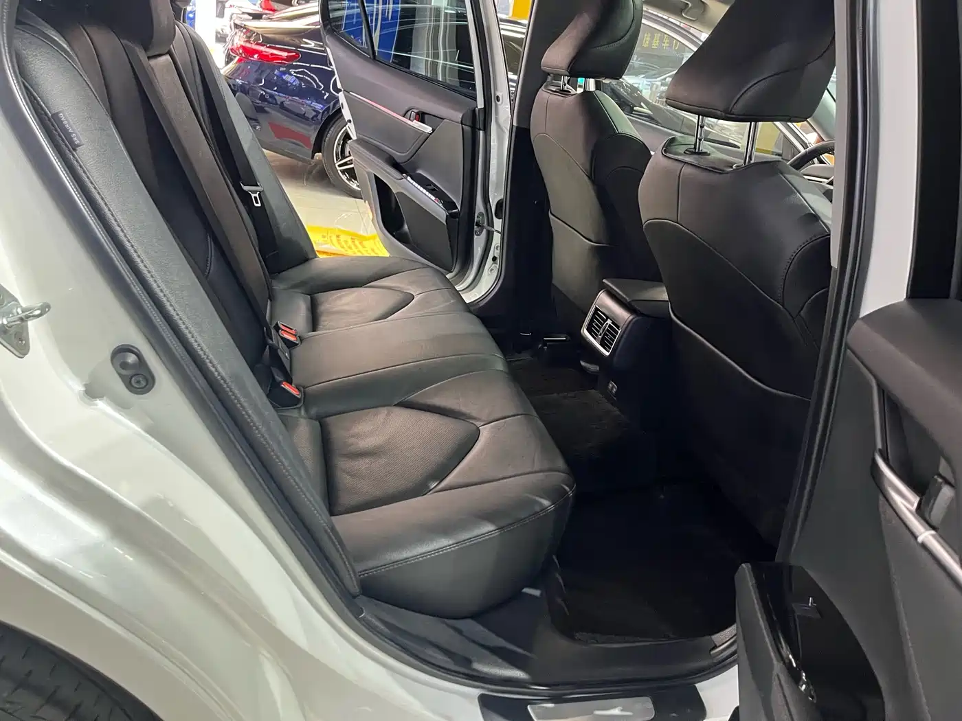 Toyota Camry 2021 2.0G Luxury Edition фото 15