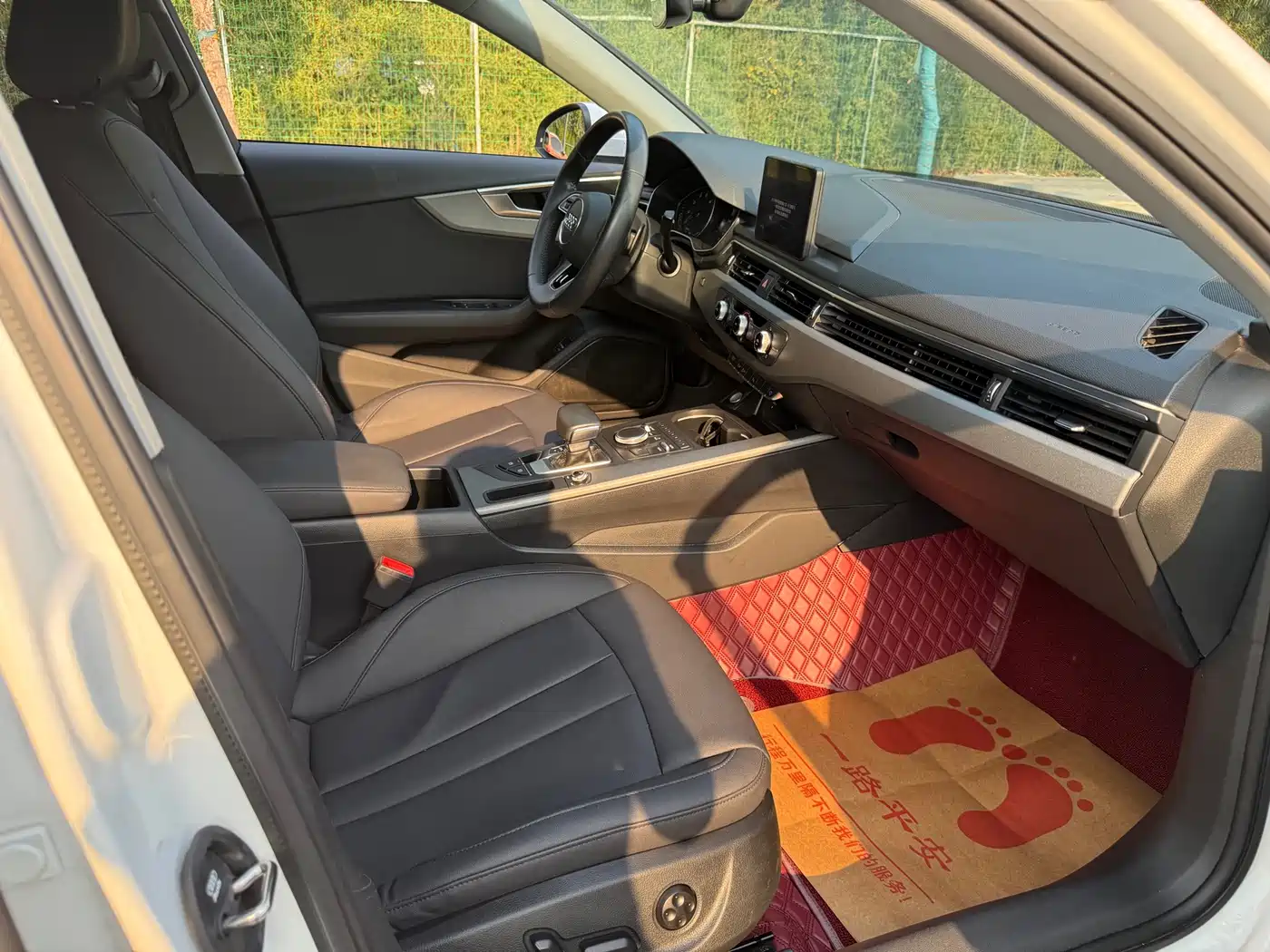 Фото 19 - Audi A4L