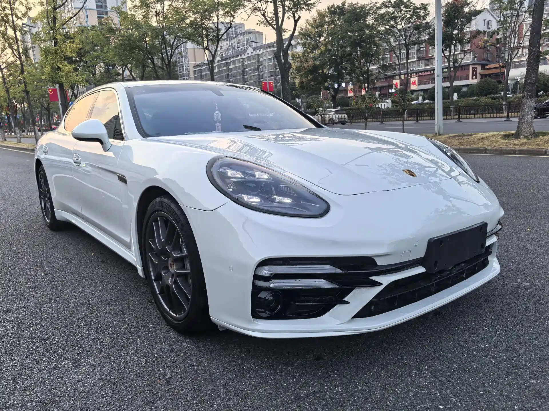 Фото 2 - Porsche Panamera