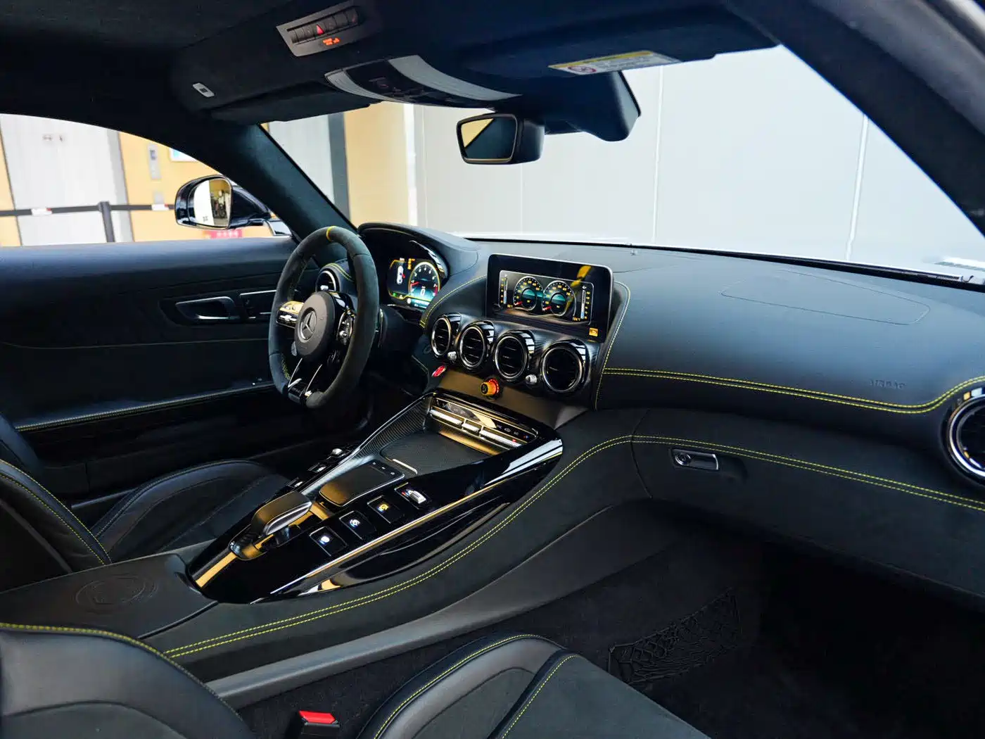 Mercedes-Benz AMG GT 2019 AMG GT R фото 13