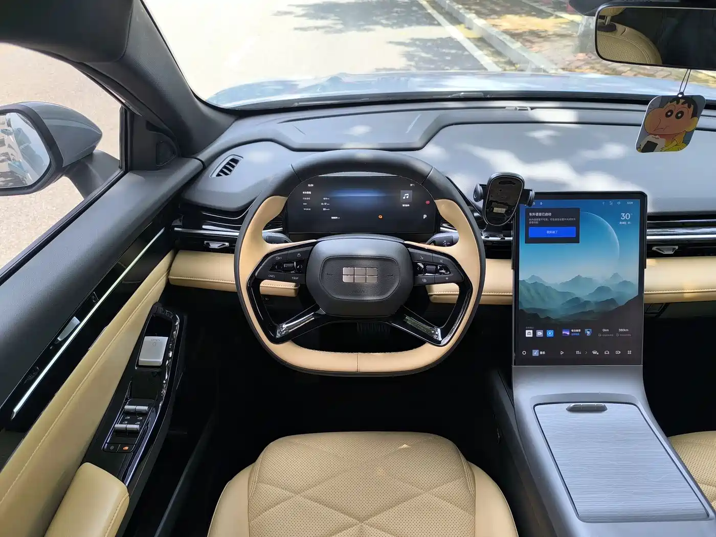 Geely Galaxy Galaxy L6 2024 125km PLUS Soaring Dragon Edition фото 17