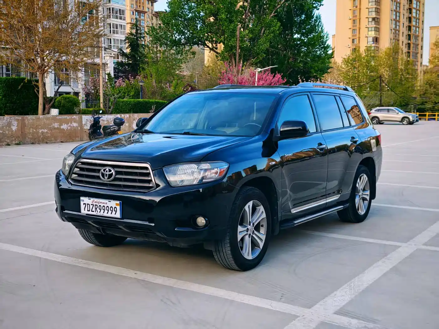 Toyota Highlander 2009 2.7L 2WD 7-seater Luxury Edition