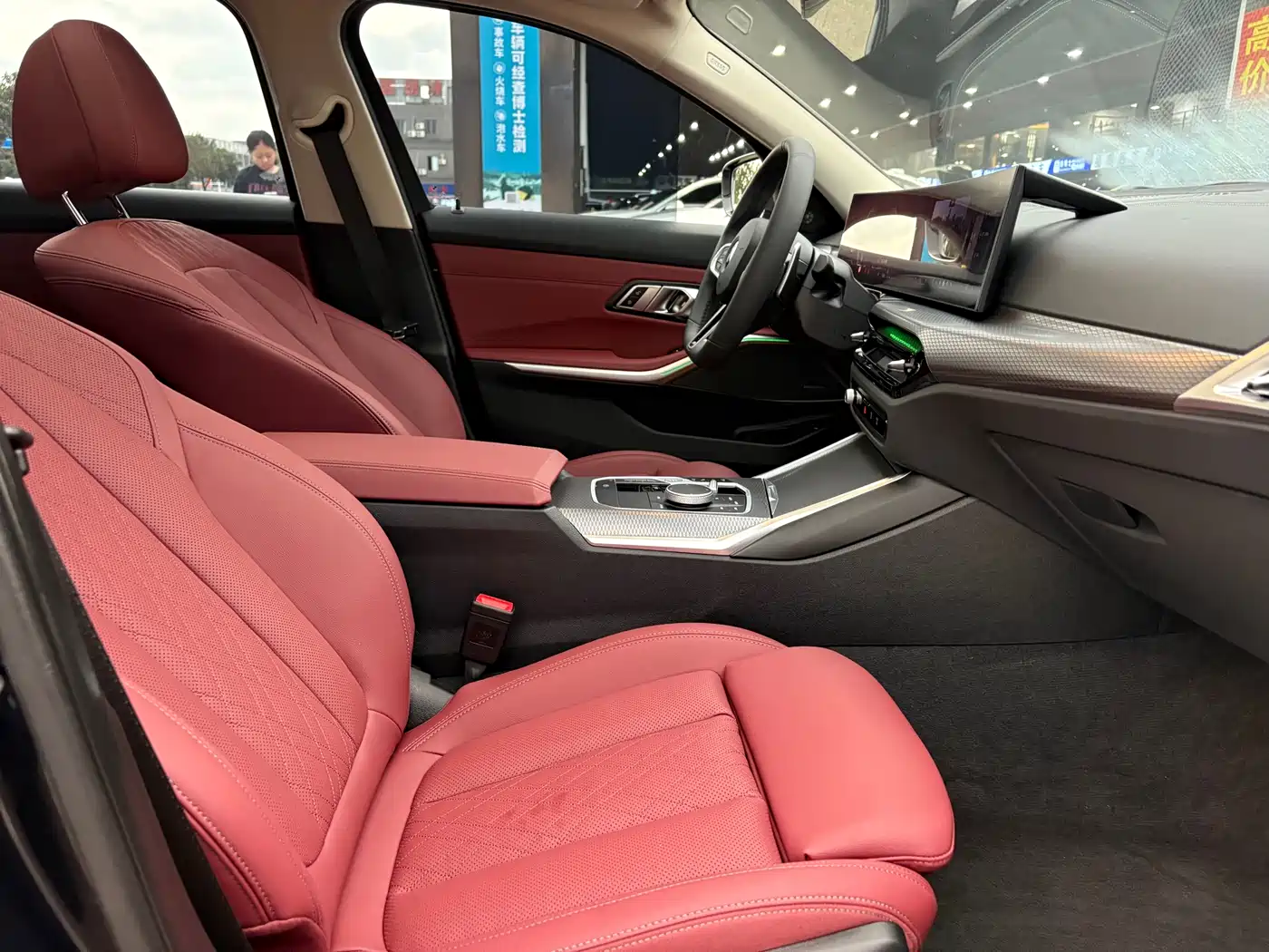 BMW 3 Series 2025 330Li M Sport Night Edition фото 12
