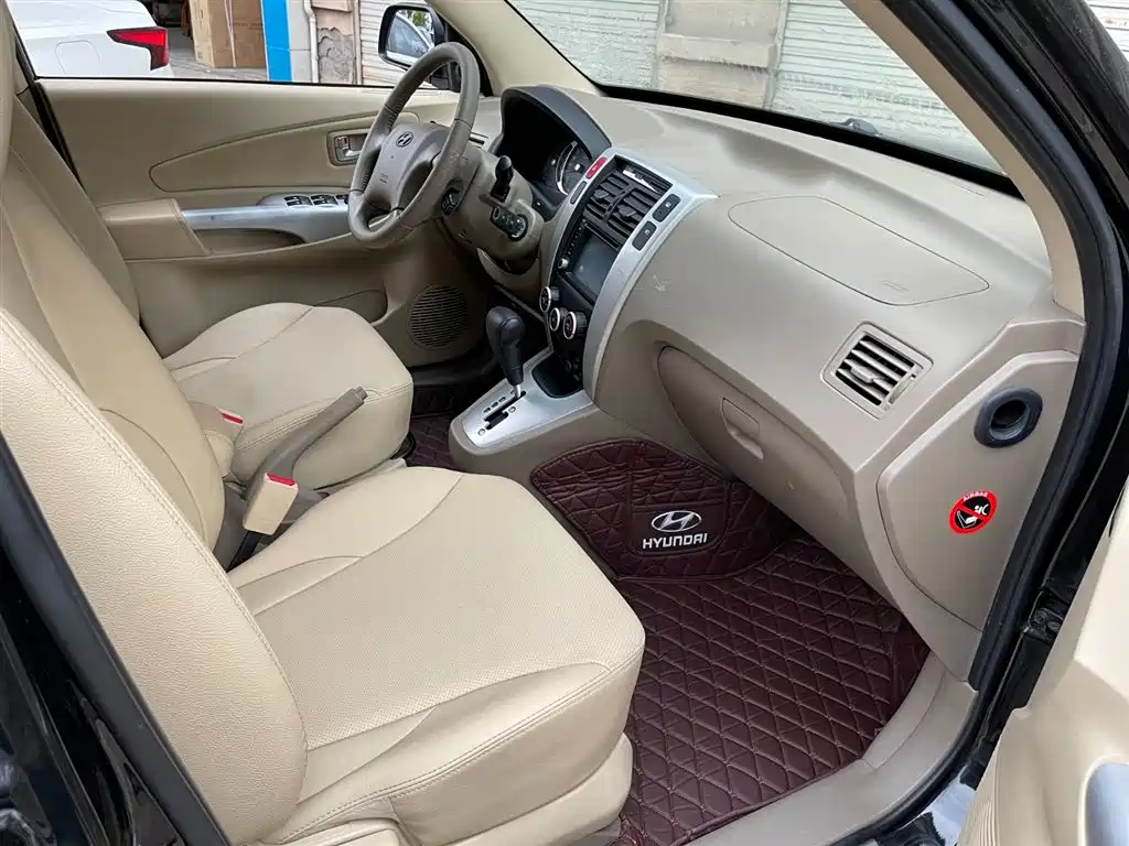 Hyundai Tucson 2013 2.0L Automatic 2WD Comfort фото 5