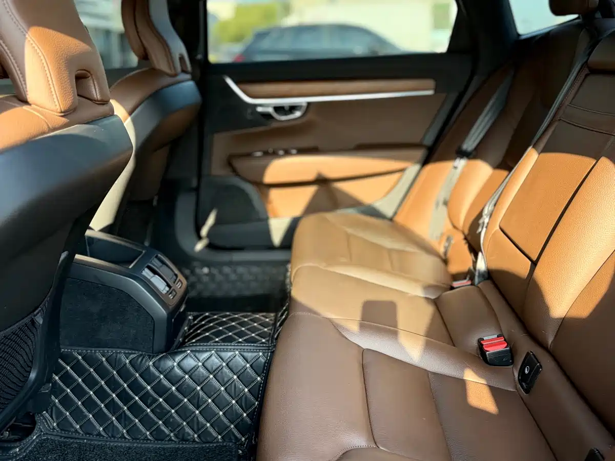 Фото 22 - Volvo S90