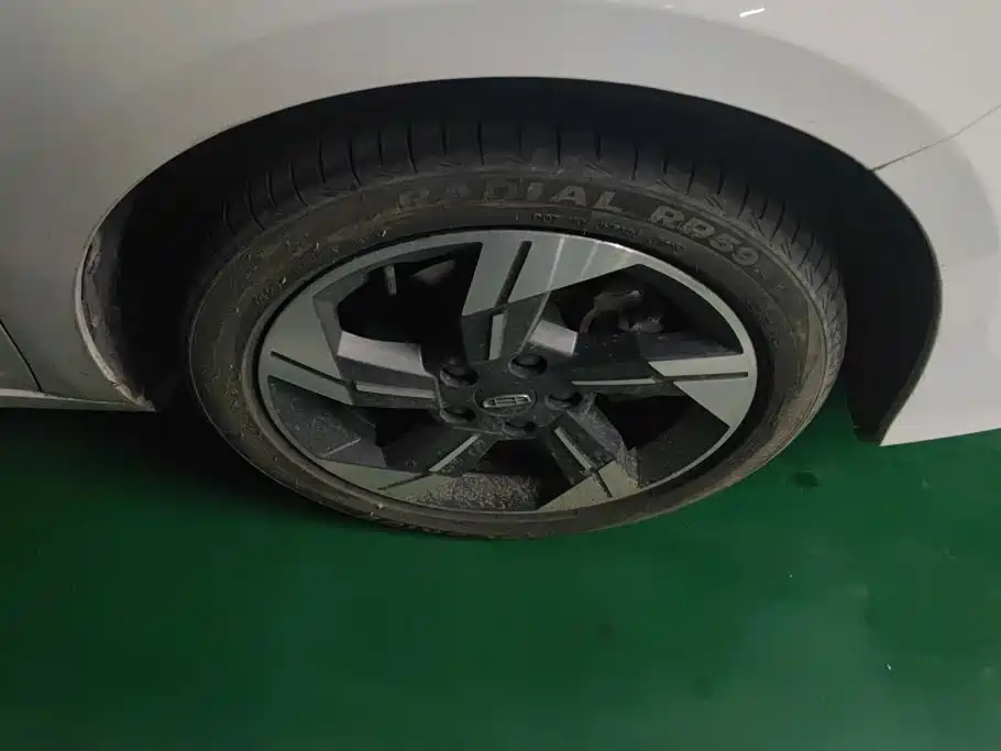 Geely Emgrand L HiP 2024 2024 Model Soaring Dragon Edition 1.5TD-DHT Pro 100KM Excellence Type