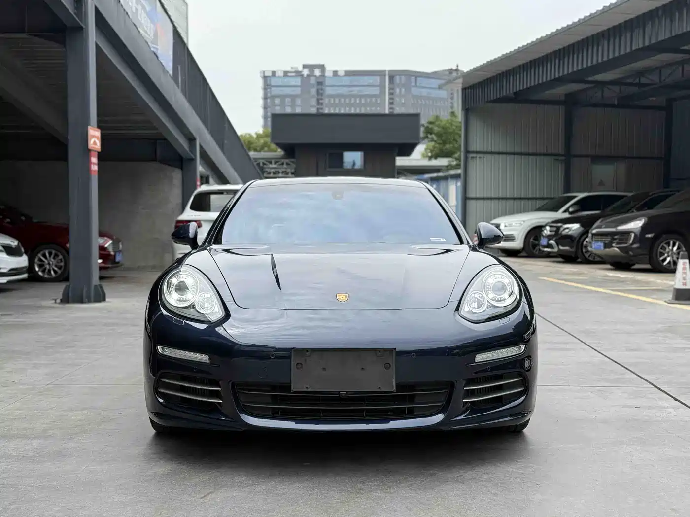 Porsche Panamera 2014 Panamera 4 3.0T фото 3