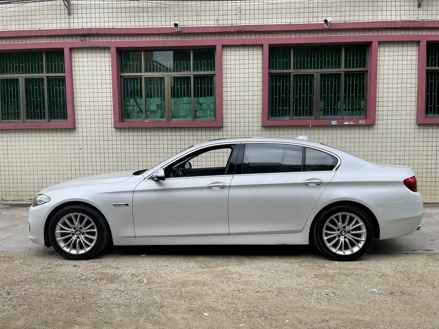BMW 5 Series 2014 525Li Luxury Design Package фото 16