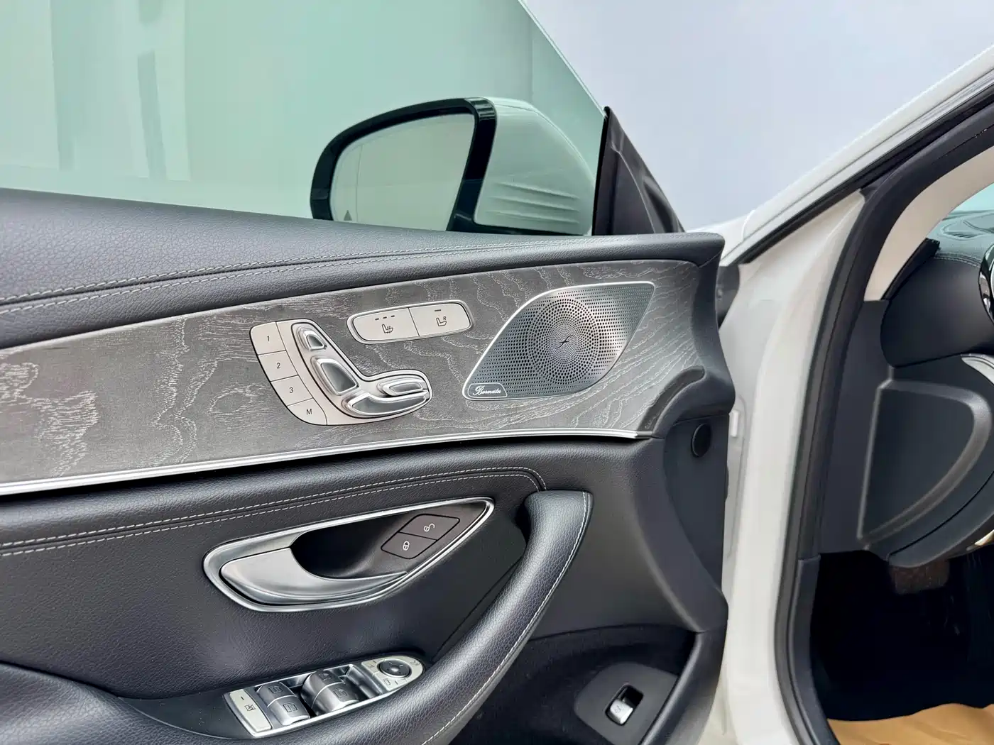 Mercedes-Benz CLS 2018 CLS 300 Dynamic фото 9