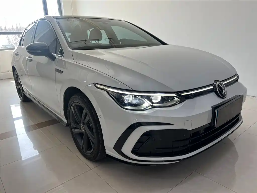 Volkswagen Golf 2023 Model 280TSI DSG R-Line фото 3