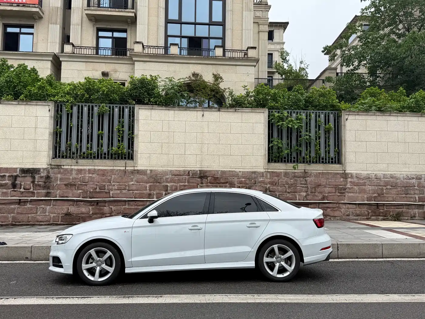 Audi A3 2017 Limousine 35 TFSI Fashion фото 4